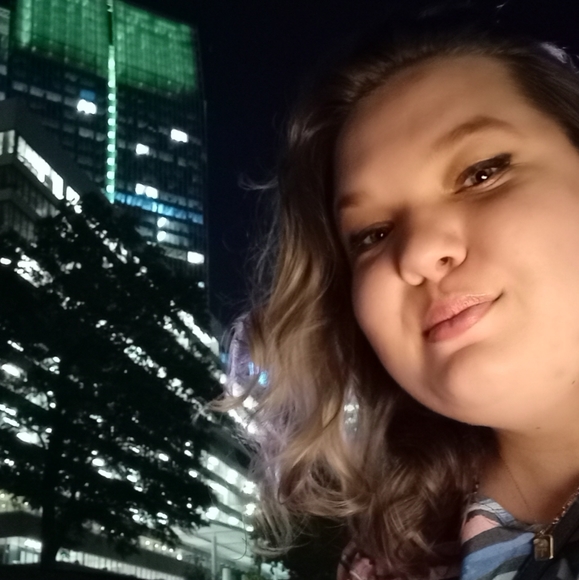 Meet your Posher, Mandy - Picture 2 of 5